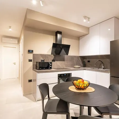 Tissa Apartment *